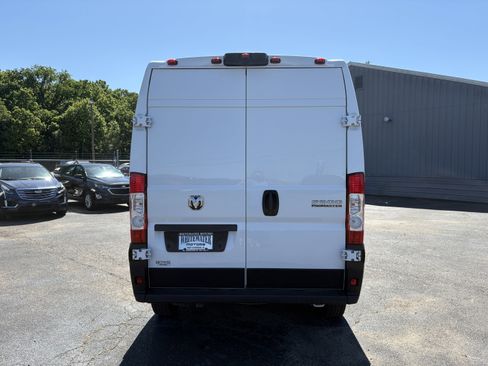 Used 2025 RAM ProMaster 2500 w/ Convenience Group FWD image 3
