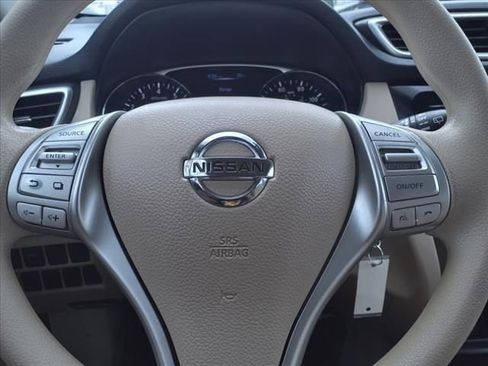 Used 2015 Nissan Rogue SV FWD image 17