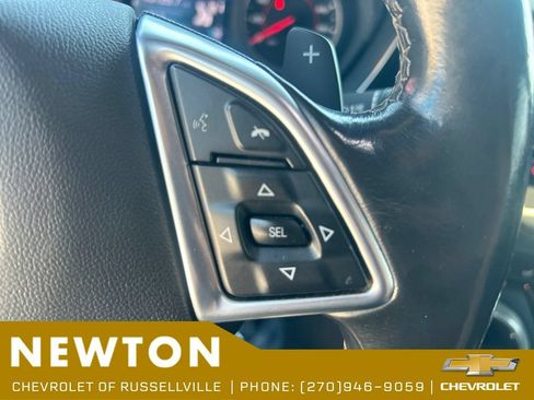 Used 2020 Chevrolet Camaro LT RWD image 15