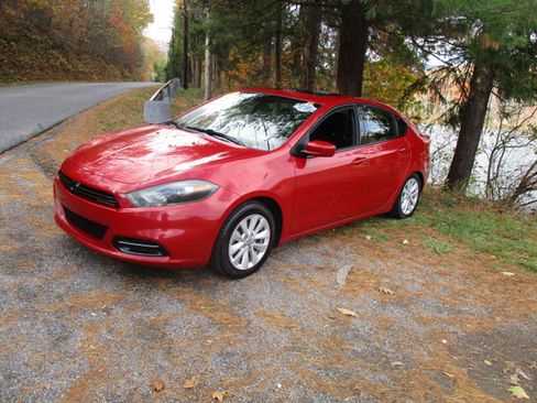 Used 2014 Dodge Dart SXT w/ Sun/Sound Group image 3
