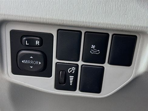 Used 2014 Toyota Prius Four image 16