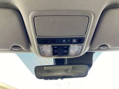 Used 2022 Honda Pilot Touring image 17