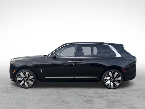 Used 2025 Rolls-Royce Cullinan AWD/4WD image 5