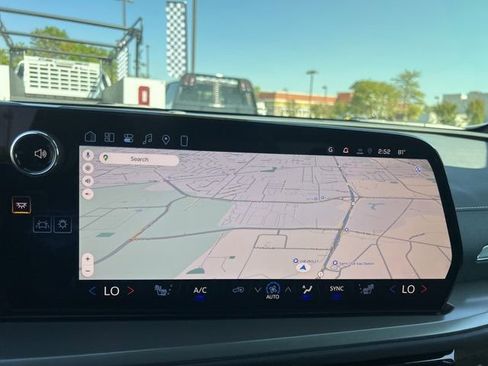 New 2026 Chevrolet Traverse LT w/ Sun and Wheel Package FWD image 22