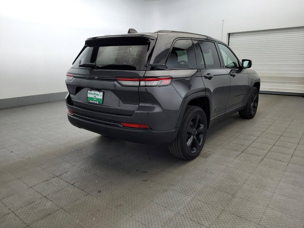 Used 2023 Jeep Grand Cherokee Altitude AWD/4WD image 9