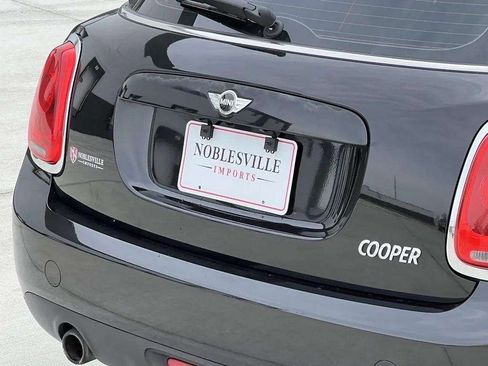 Used 2016 MINI Cooper 4-Door Hardtop image 9