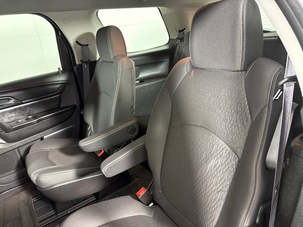 Used 2015 GMC Acadia SLE FWD image 19