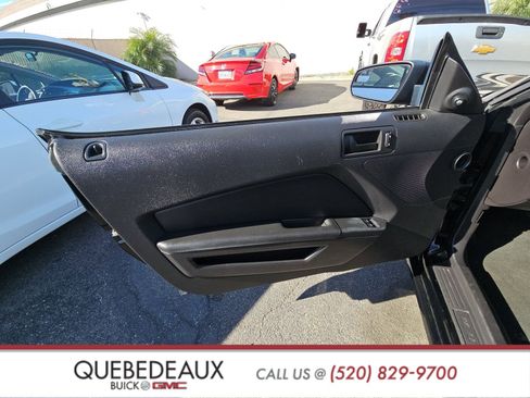 Used 2013 Ford Mustang Coupe image 8