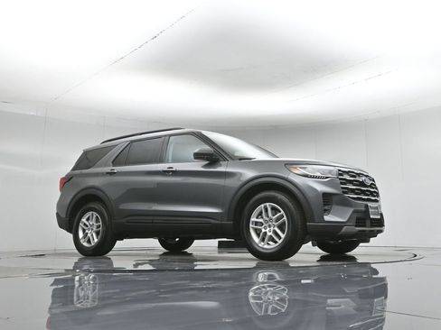 New 2026 Ford Explorer Active image 3