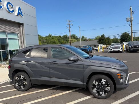 Used 2024 Hyundai Kona SEL AWD/4WD image 11