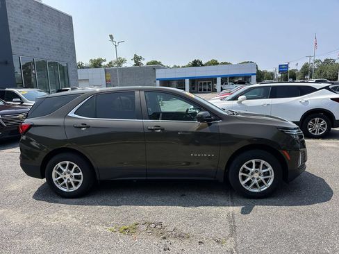 Used 2023 Chevrolet Equinox LT AWD/4WD image 2