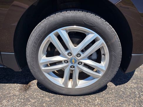 Used 2020 Chevrolet Equinox Premier AWD/4WD image 23