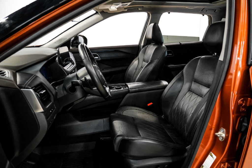 Used 2023 Nissan Rogue Platinum w/ Platinum Premium Package AWD/4WD image 33