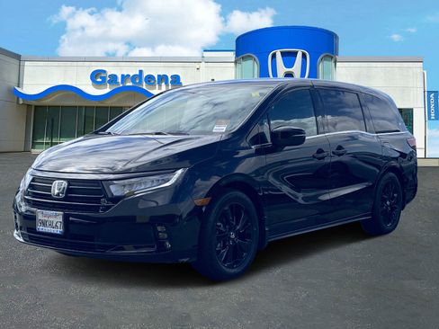 Certified 2024 Honda Odyssey Sport image 3