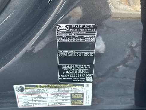 Used 2025 Land Rover Defender 110 V8 image 36