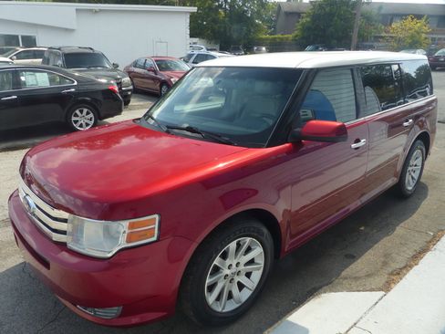 Used 2009 Ford Flex SEL image 2
