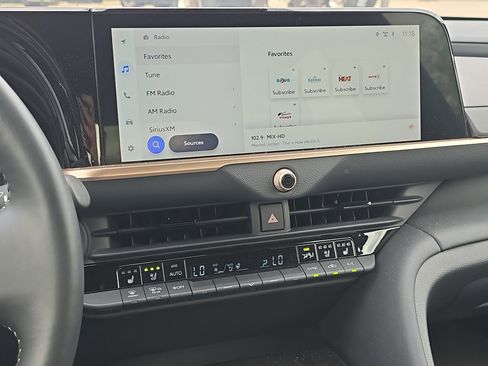 Used 2024 Toyota Crown image 16