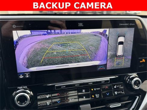 Used 2022 Toyota Highlander Platinum image 4