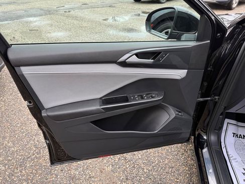 Used 2023 Volkswagen Taos SEL image 11