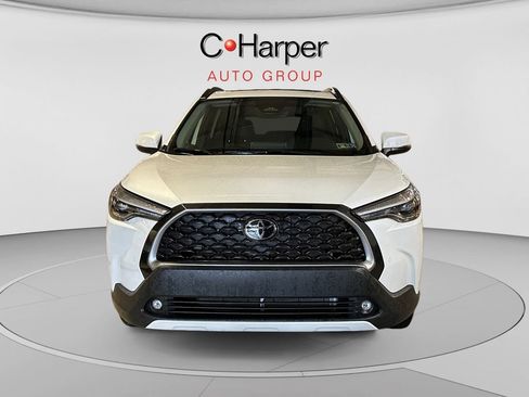 Used 2023 Toyota Corolla Cross XLE w/ Convenience Package AWD/4WD image 8