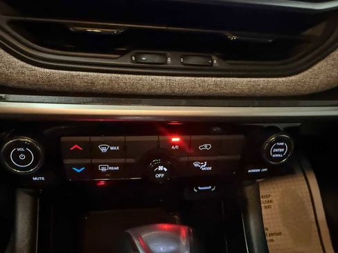 Certified 2023 Jeep Compass Latitude image 33