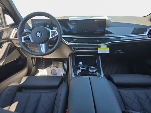New 2026 BMW X5 xDrive40i w/ M Sport Package AWD/4WD image 11
