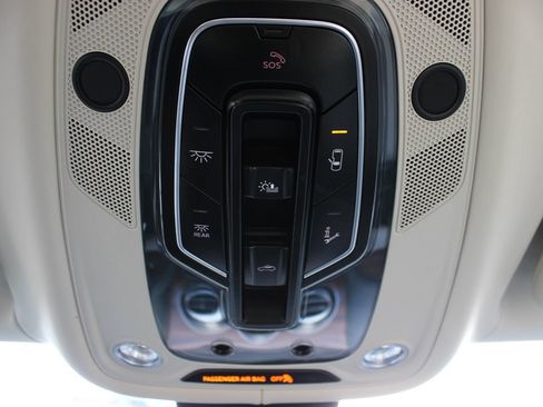 Used 2019 Bentley Bentayga AWD/4WD image 42