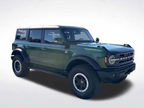 Used 2023 Ford Bronco Outer Banks w/ Sasquatch Package AWD/4WD image 10