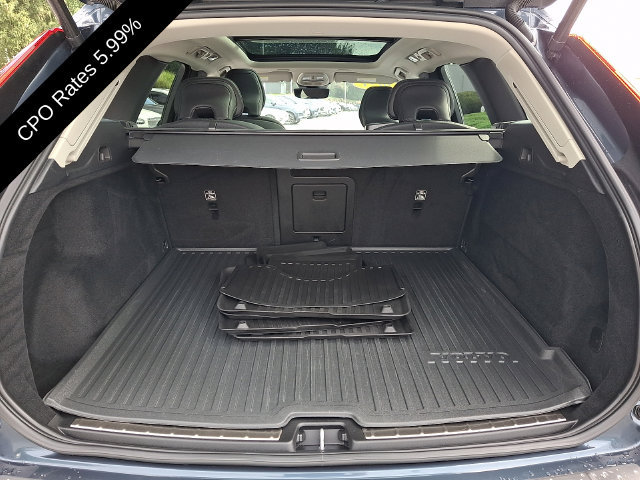 Certified 2023 Volvo XC60 B5 Plus AWD/4WD image 31