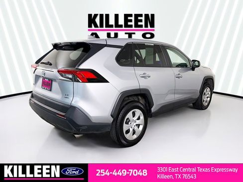Used 2024 Toyota RAV4 LE image 8