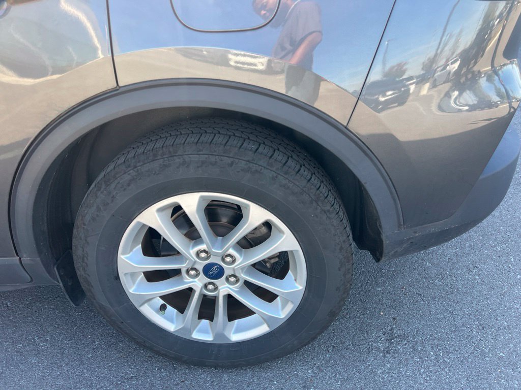 Used 2020 Ford Escape SE FWD image 13