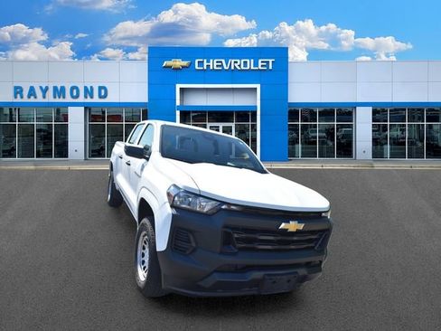 Used 2023 Chevrolet Colorado W/T w/ WT Convenience Package AWD/4WD image 9