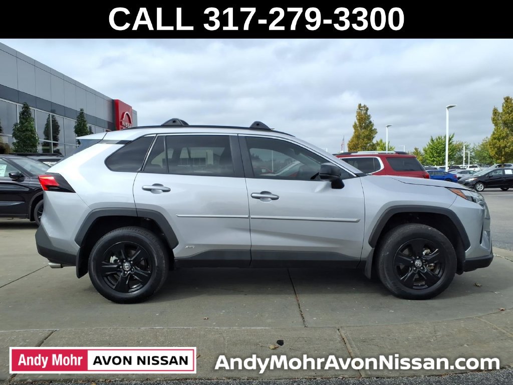 Used 2025 Toyota RAV4 LE AWD/4WD image 8