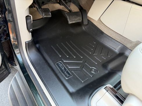 Used 2013 Chevrolet Avalanche LTZ image 18