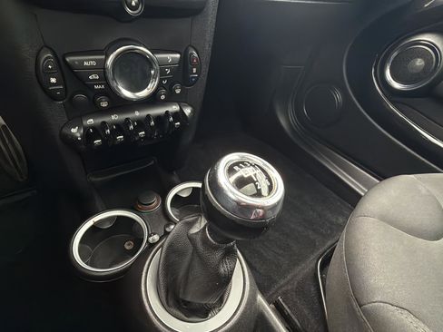 Used 2011 MINI Cooper S image 32