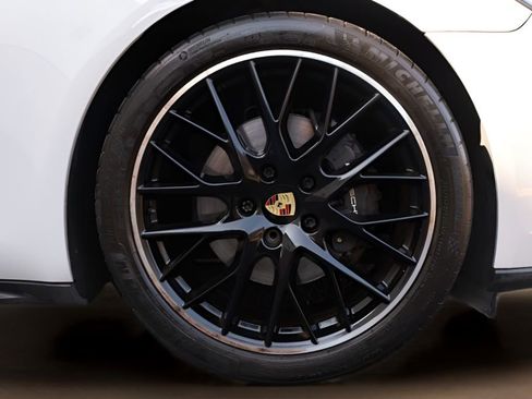 Used 2020 Porsche Panamera RWD image 43