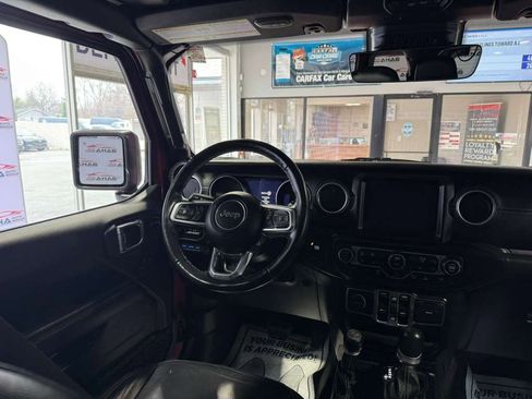Used 2021 Jeep Wrangler Unlimited Sahara w/ Cold Weather Group AWD/4WD image 27