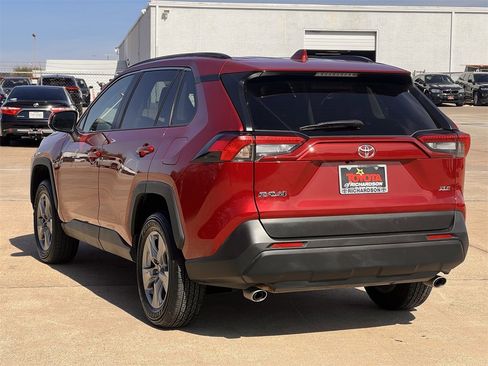Used 2025 Toyota RAV4 XLE image 7