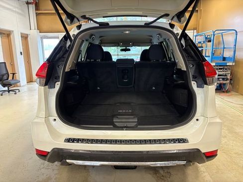 Used 2018 Nissan Rogue SV w/ Premium Package AWD/4WD image 23