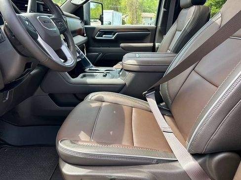 New 2026 GMC Sierra 2500 Denali w/ Denali Reserve Package AWD/4WD image 10