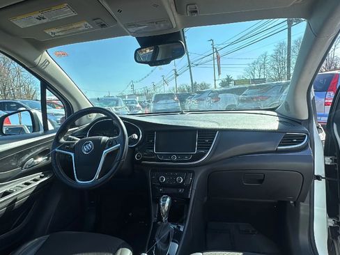 Used 2018 Buick Encore Preferred image 19