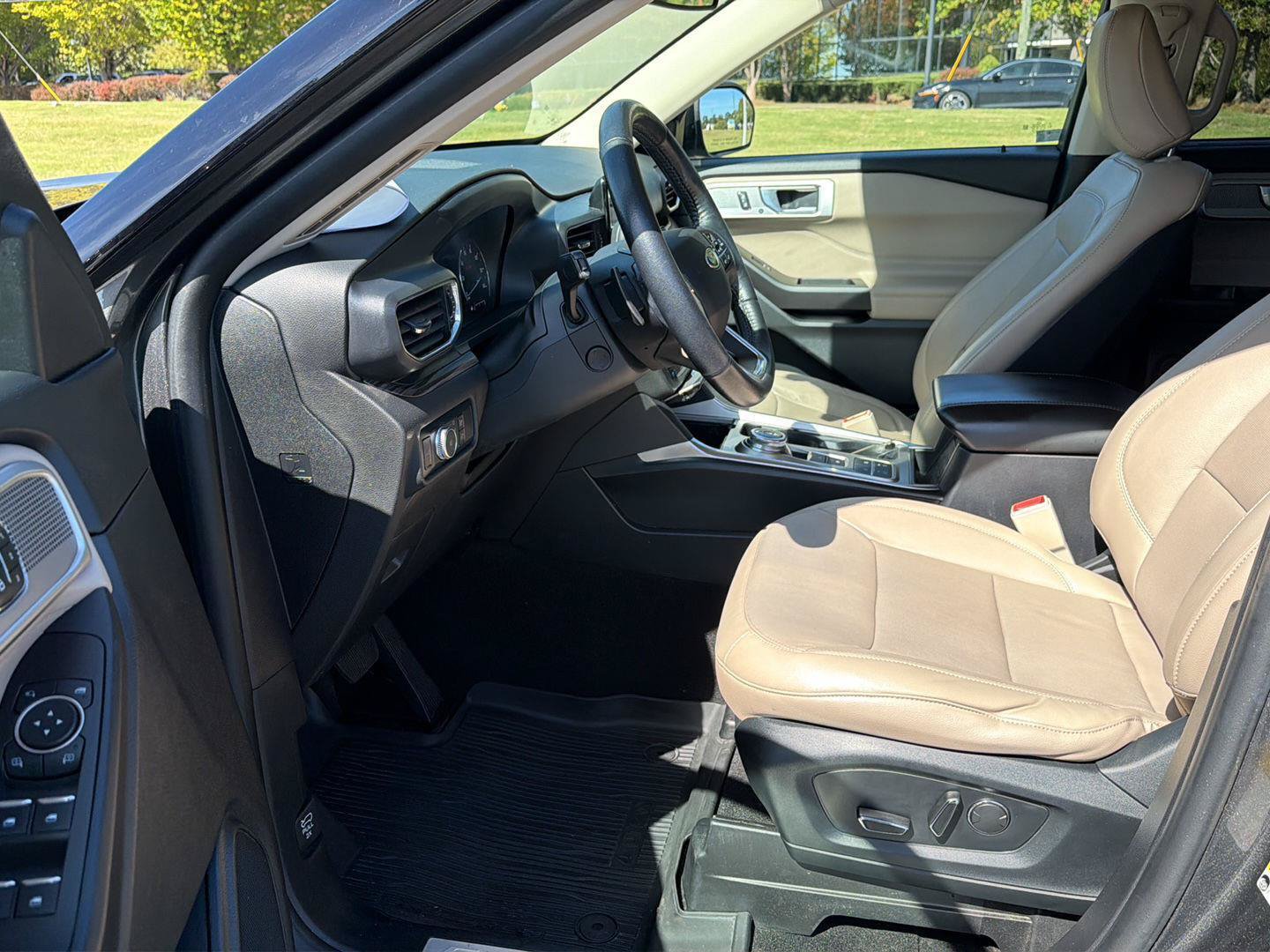 Used 2020 Ford Explorer Limited RWD image 10
