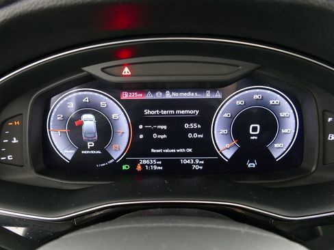 Used 2025 Audi Q7 3.0T Premium Plus AWD/4WD image 16