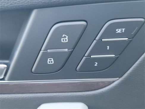 Used 2022 Audi Q5 2.0T Premium Plus w/ Premium Plus Package image 32