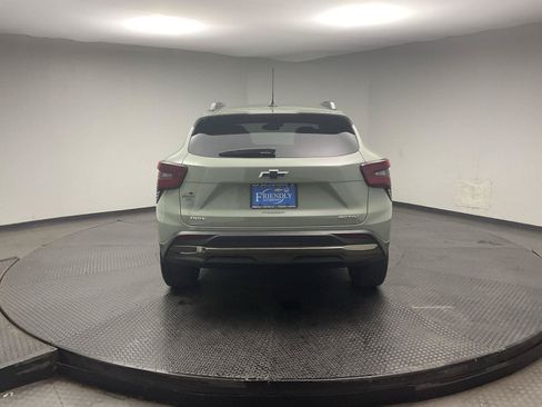 Certified 2025 Chevrolet Trax ACTIV FWD image 6