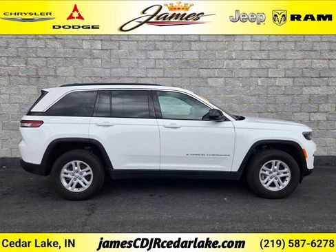 Used 2024 Jeep Grand Cherokee Laredo w/ Luxury Tech Group I AWD/4WD image 6