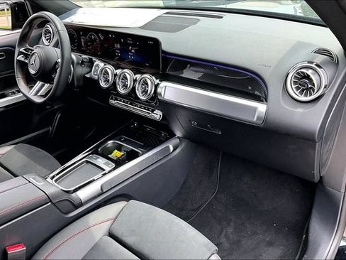 Used 2024 Mercedes-Benz GLB 250 image 21