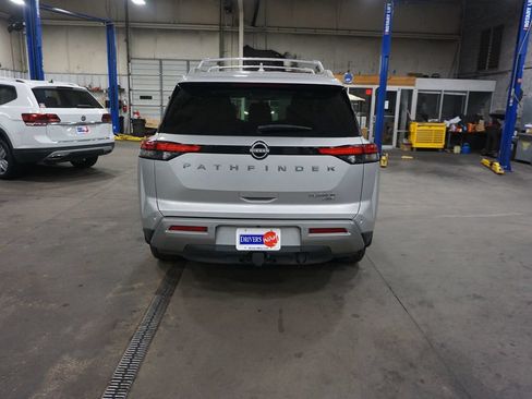 Used 2023 Nissan Pathfinder Platinum AWD/4WD image 24
