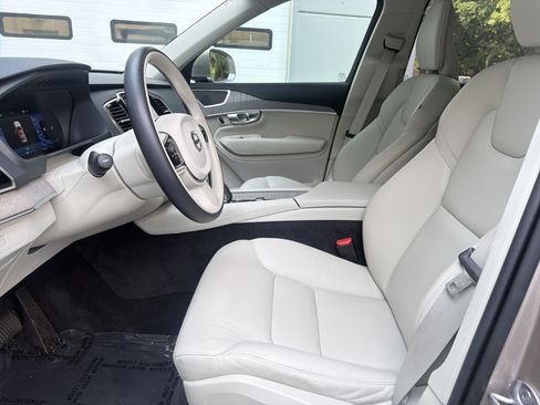 Certified 2024 Volvo XC90 B6 Plus w/ Protection Package Premier AWD/4WD image 16
