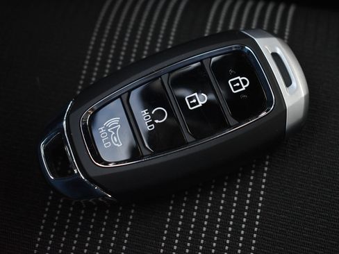 Used 2025 Hyundai Venue SEL FWD image 30